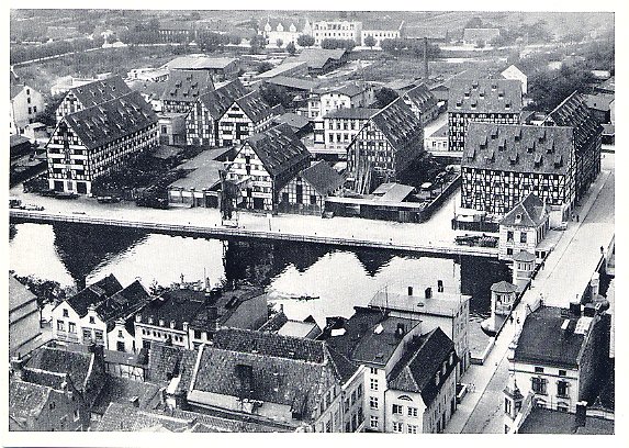 in historischen Ansichtskarten Auf den hier abgebildeten gelaufenen